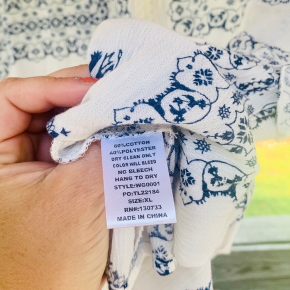 Umgee • Cold Shoulder Top - Picture 6 of 8